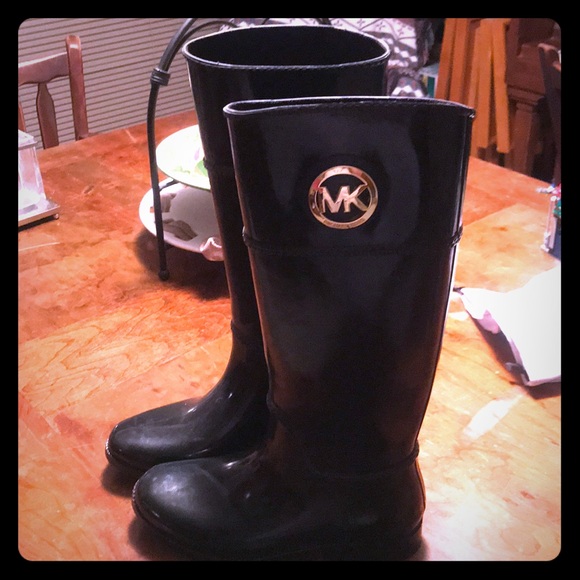 Micheal Kors Boots - Picture 1 of 2